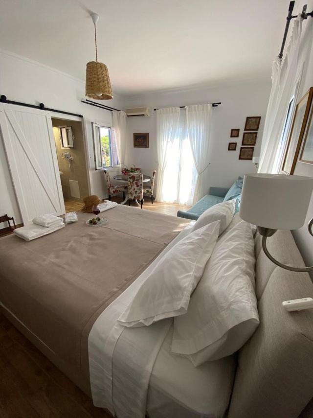 Reginas Apartments อิกเซีย ภายนอก รูปภาพ