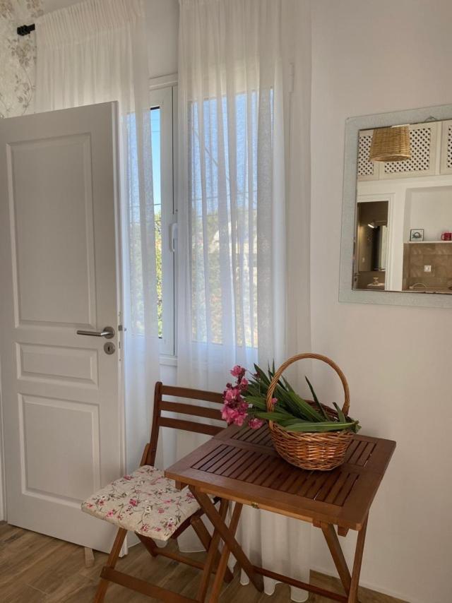 Reginas Apartments อิกเซีย ภายนอก รูปภาพ